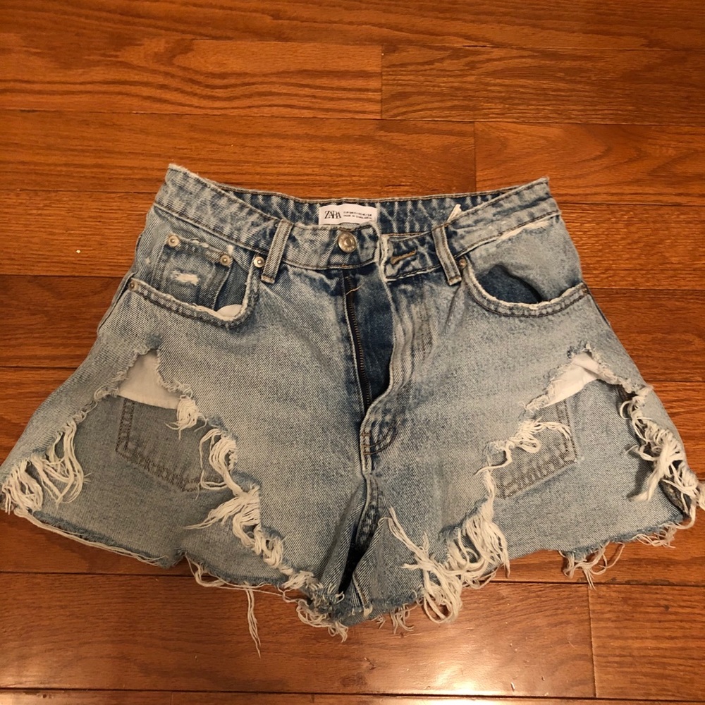 Zara shorts - Picture 3 of 3